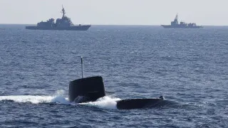 Правительство Японии существенно ослабило запреты на экспорт летальных вооружений, открыв оборонным компаниям путь на мировой рынок и допустив в исключительных случаях поставки в зоны конфликтов, включая Украину.