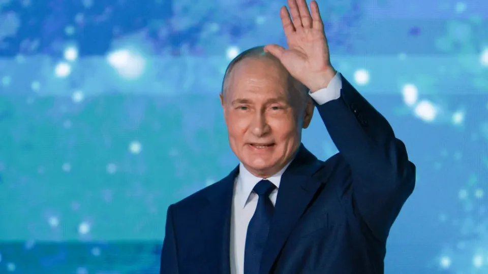 Президент Владимир Путин заявил, что во время отключений интернета россияне должны иметь доступ к жизненно важным онлайн‑сервисам, включая портал госуслуг, платёжные системы и запись к врачу, даже при общих ограничениях мобильного интернета.