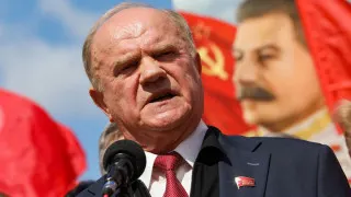 Лидер КПРФ Геннадий Зюганов заявил в Госдуме, что российская экономика «провалилась до дна» и без срочных мер страну к осени может ожидать ситуация, похожая на 1917 год. Поводом для его выступления стало резонансное видеообращение блогера Виктории Бони к президенту Владимиру Путину.