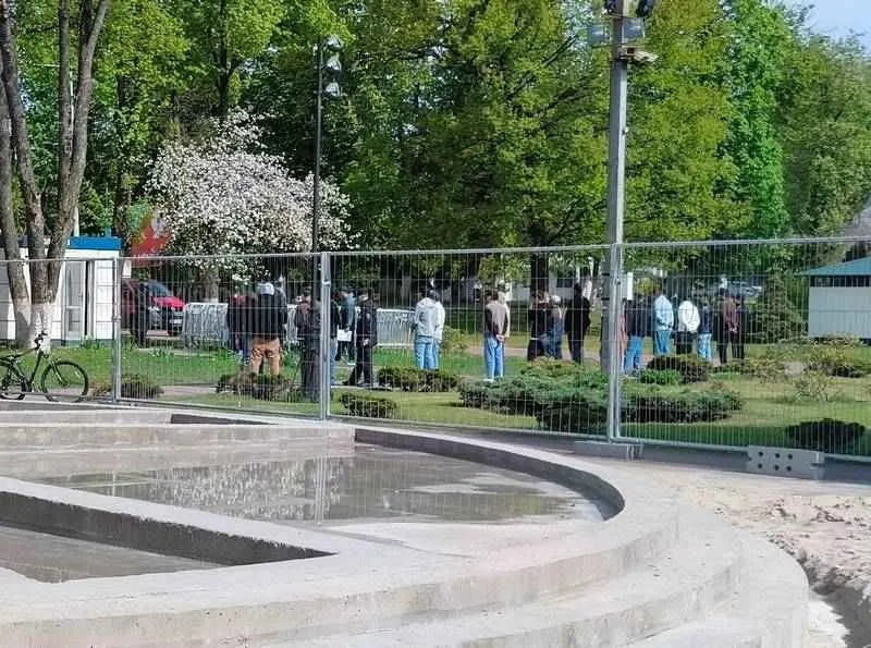 В рамках рейда по соблюдению миграционного законодательства полицейские выявили 90 нарушений; 12 иностранным рабочим оформили выдворение и запрет на въезд в Россию.