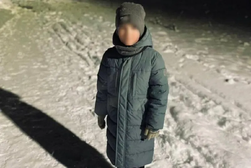 В Черняховске прокуратура потребовала пожизненного для 42‑летнего мужчины, обвиняемого в убийстве пасынка, избиениях и издевательствах над детьми; очередное заседание прошло 13 мая.