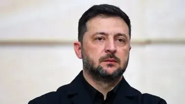 Президент Украины заявил, что, несмотря на объявленные перемирия, российские силы продолжают атаки: сотни обстрелов, десятки штурмов и почти 10 тысяч ударов дронами-камикадзе за последние сутки.
