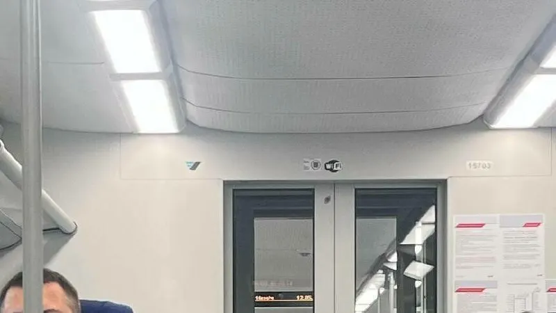 КЖД сообщила, что увеличение субсидий на предоставление доступа в интернет в пригородных поездах при планировании бюджета на 2026 год признано невозможным. Пассажиры также жалуются на нестабильный мобильный интернет на направлениях Калининград—Светлогорск и в Зеленоградск.