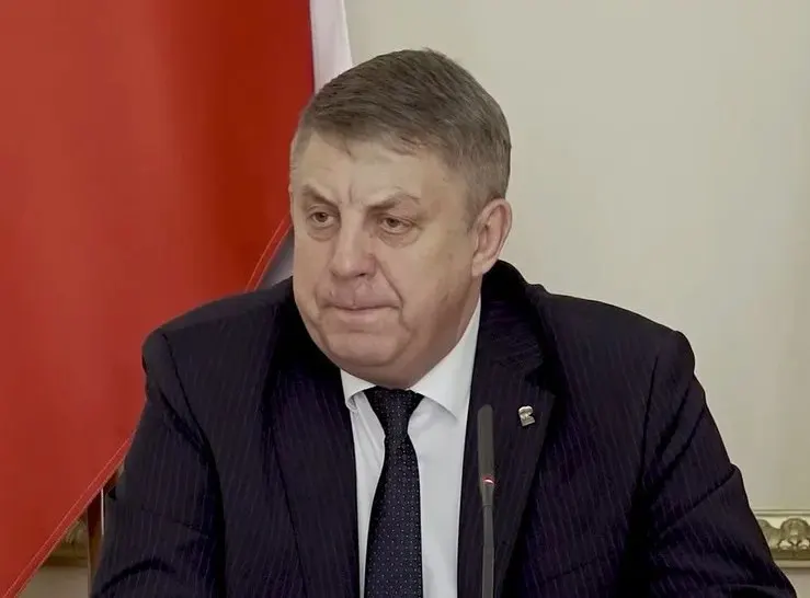 Александр Богомаз ушёл с поста губернатора и почти сразу был назначен депутатом Госдумы от «Единой России». Параллельно с ним ушёл глава Белгородской области Вячеслав Гладков.