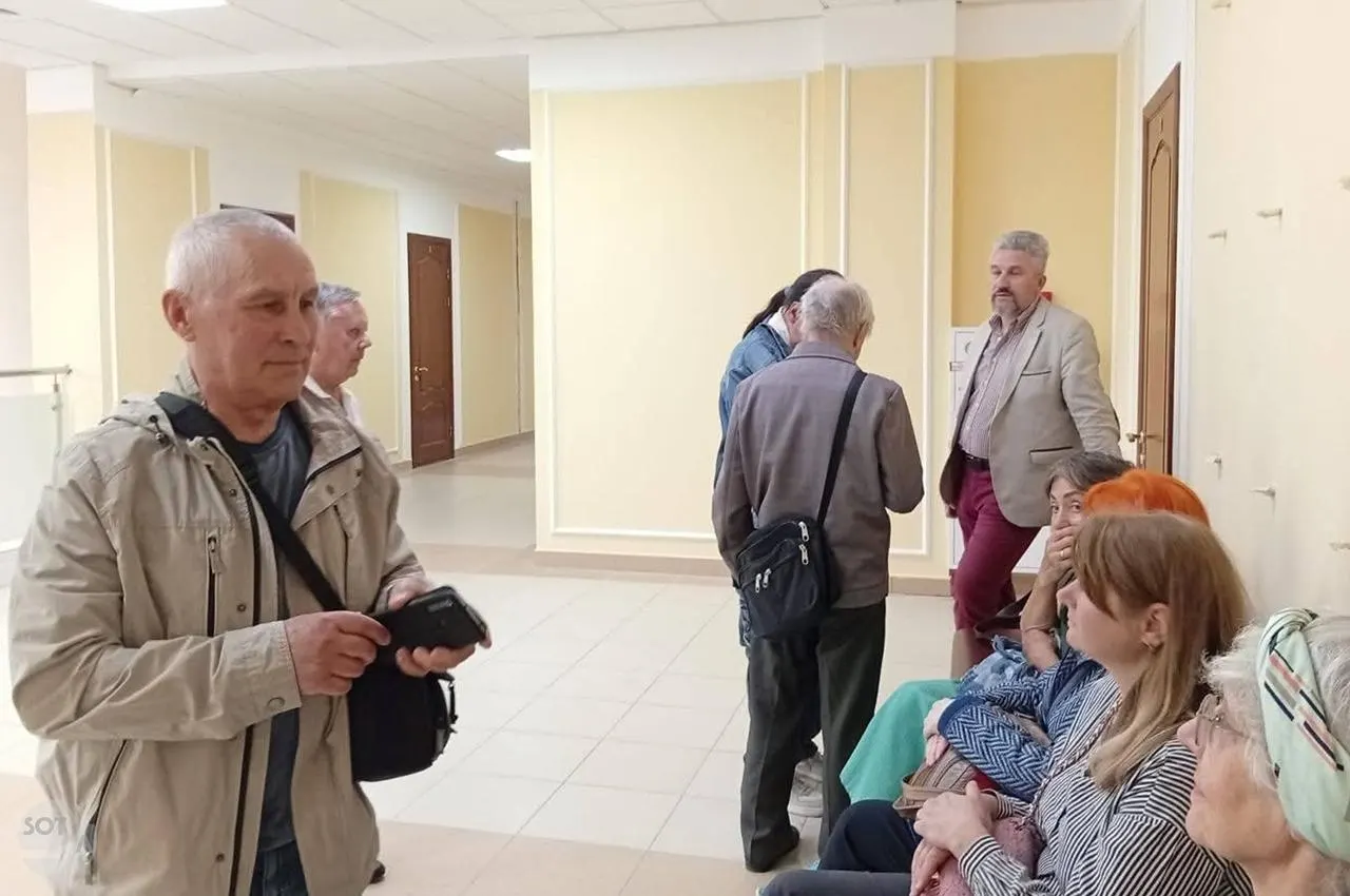 Суд в Калининграде оставил под стражей Марию Бонцлер после переквалификации обвинения на статью о государственной измене. Защита указывает на отсутствие прямых доказательств и на системные нарушения медицинской помощи при тяжёлых хронических болезнях.