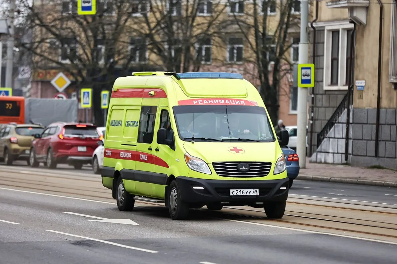 Ночью мальчика доставили в Центральную городскую клиническую больницу с ожогами голеней II–III степени. Спасатели напомнили о правилах безопасности при обращении с горючими жидкостями.