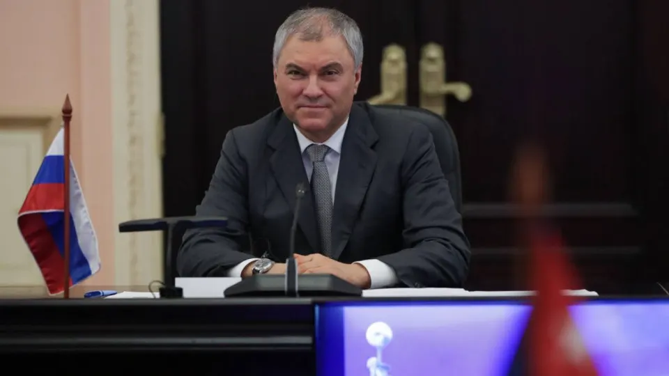Председатель Госдумы заявил, что использование западных спутников и вооружений против гражданских объектов может вынудить Россию прибегнуть к новому виду ответного оружия; инцидент связан с атакой на Старобельск 22 мая.