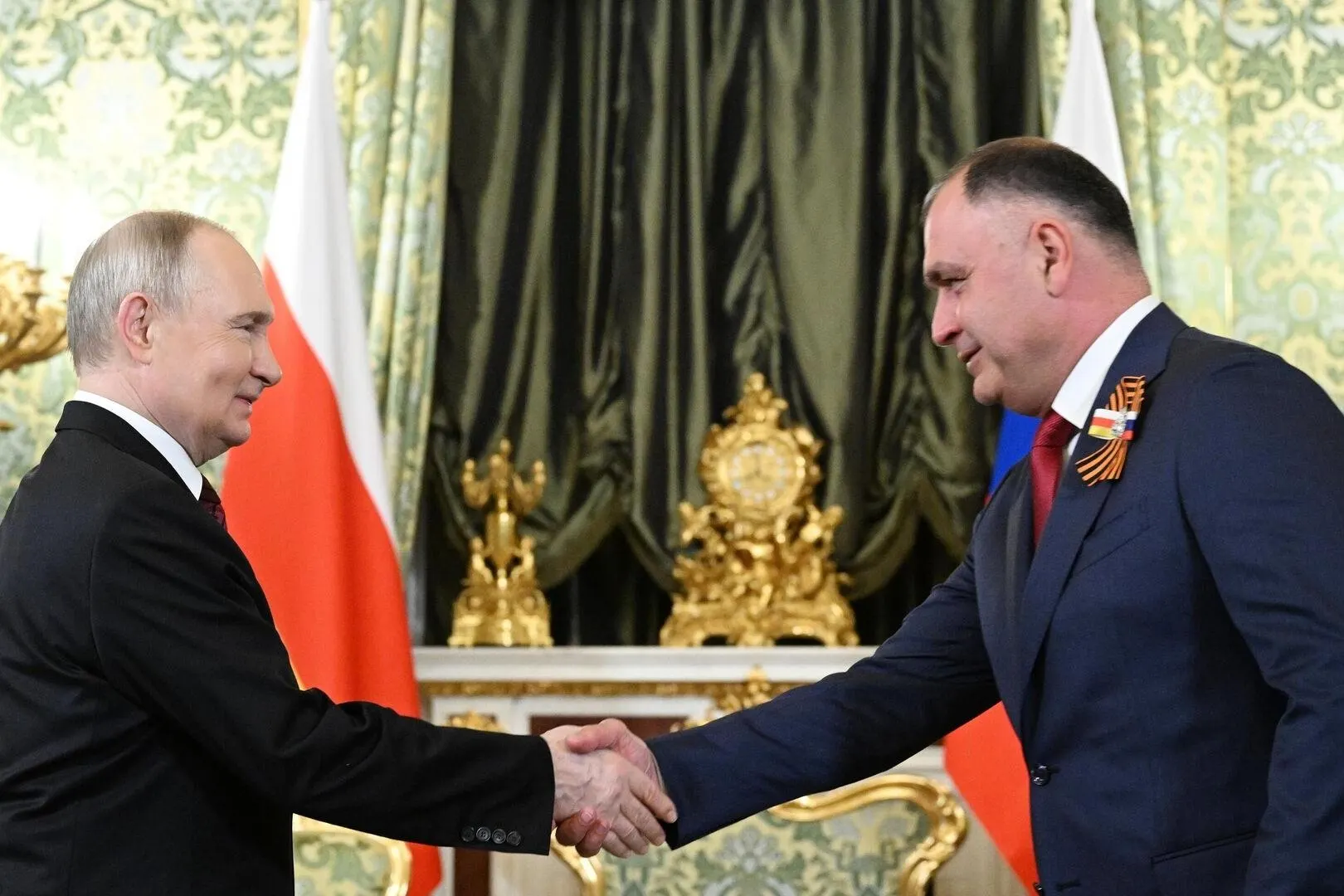 Президент направил в нижнюю палату парламентa проект о ратификации соглашения об углублении союзнического взаимодействия между Россией и Южной Осетией. Документ предусматривает сближение законодательства, единое экономическое пространство и координацию в оборонной и социальной сферах.