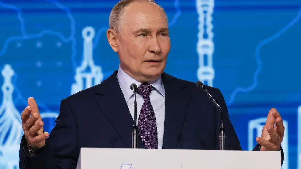 Президент призвал направлять участников специальной операции в оборонную и другие промышленные отрасли, чтобы усилить технологический суверенитет и использовать накопленный ими практический опыт.