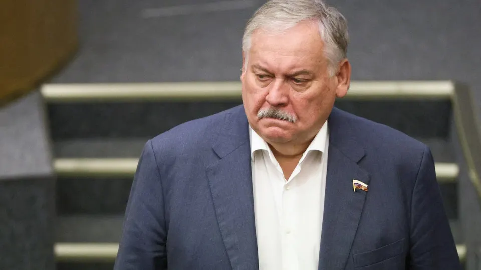 Первый зампред комитета Госдумы Константин Затулин обвинил Латвию и Эстонию в несоблюдении обещаний при распаде СССР и в разрастании русофобии. Его слова прозвучали на фоне законопроекта о защите россиян за рубежом и оценок разведок о возможной эскалации.