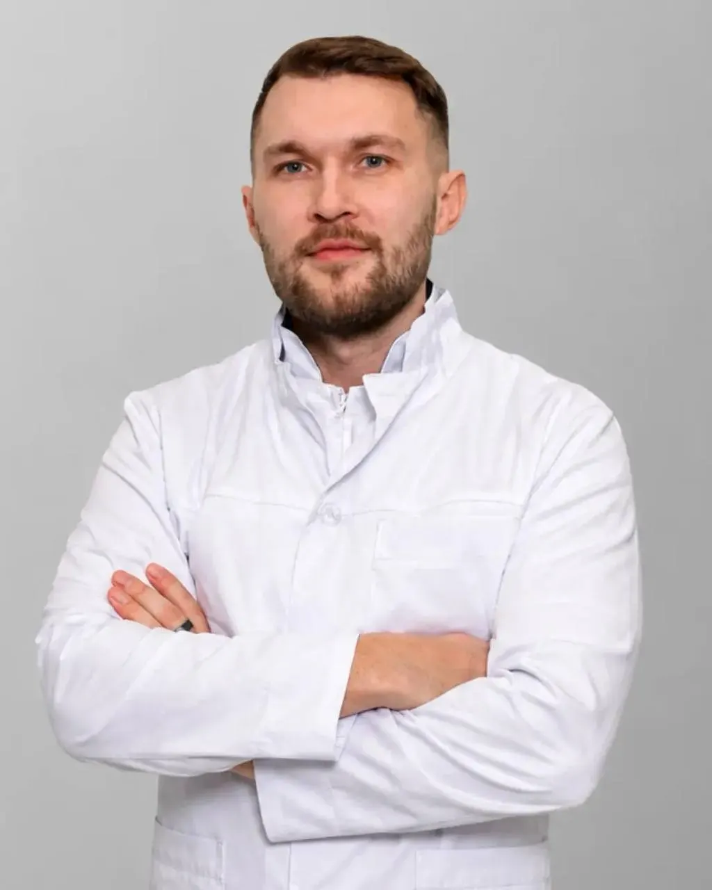 Инна Остапчук покинула должность в связи с переездом. И.о. главного врача стал Егор Шульгин — его представил министр здравоохранения Калининградской области.