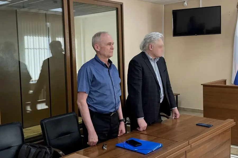 Центральный районный суд признал перевод 500 рублей финансированием экстремистской деятельности — адвокату назначено год лишения свободы в колонии общего режима, перечисленные средства конфискованы.