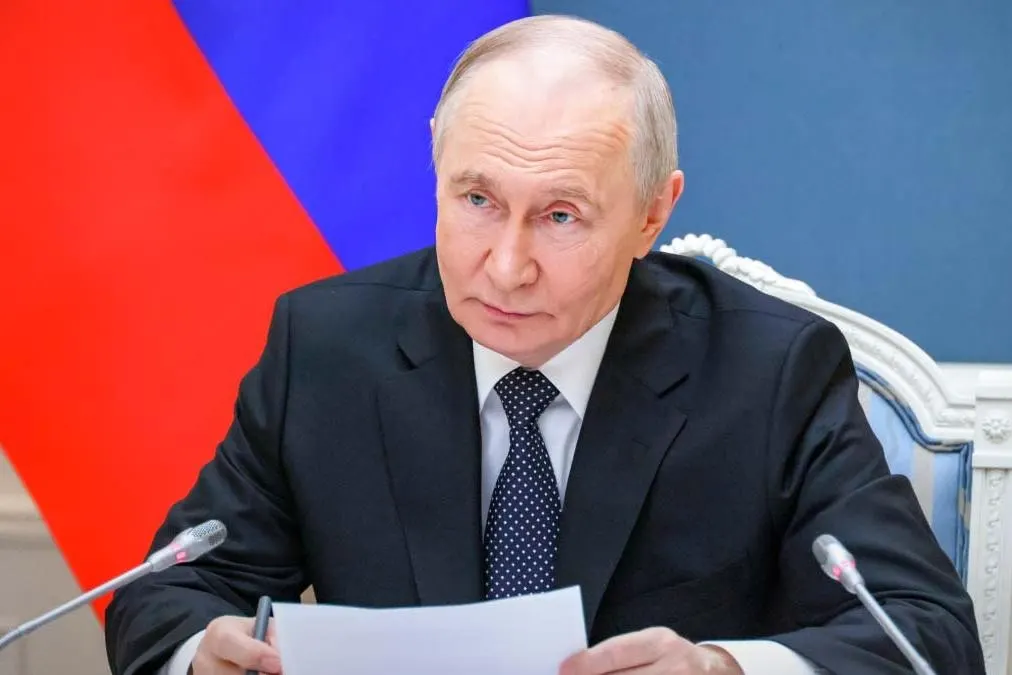 Указ, вступивший в силу 1 июня 2026 года, дополняет распоряжение от марта 2022 года: особый порядок исполнения обязательств распространяется теперь и на банковские депозиты перед иностранцами из «недружественных» стран.