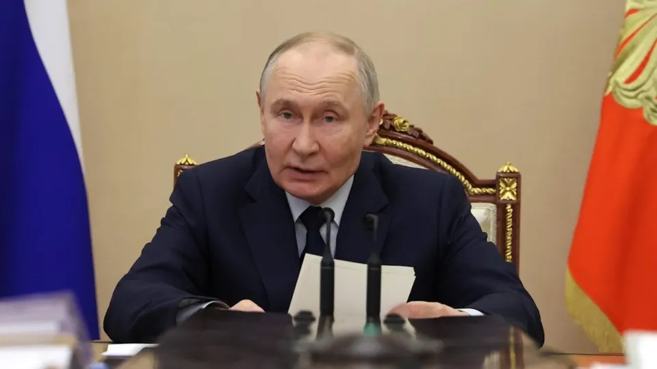 Инвестиции в России сократились стремительно — в первом квартале на 14,3%. Власти говорят, что ситуация контролируема и меры дают эффект, однако государственное финансирование и дорогие кредиты сдерживают рост вложений.