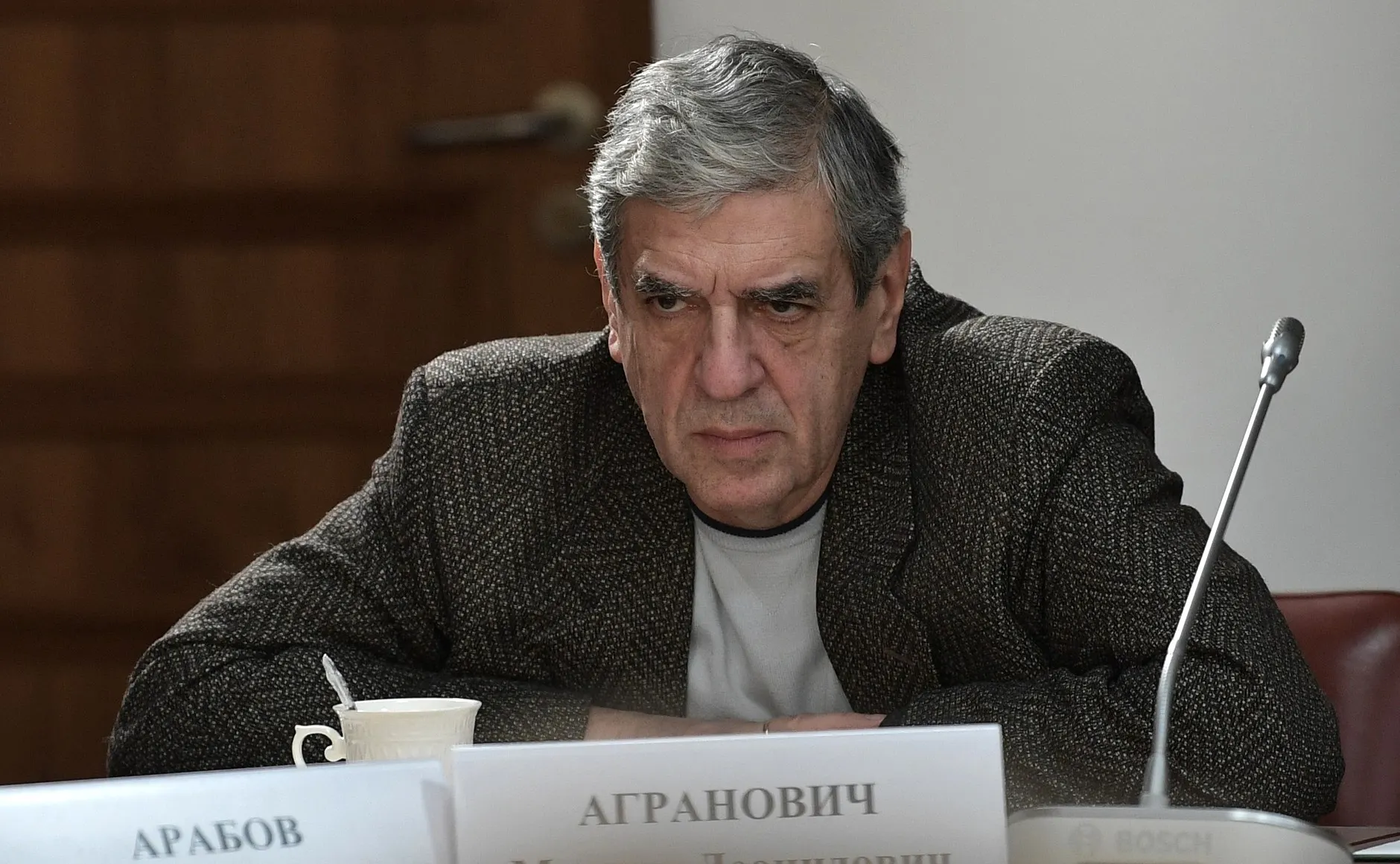 Операторский факультет объявил набор в специальную группу мастерской Михаила Аграновича: бесплатное обучение с 2027 года при условии годового контракта с Минобороны для службы в войсках беспилотных летательных аппаратов. Участникам обещают общежитие, статус ветерана боевых действий и льготы.