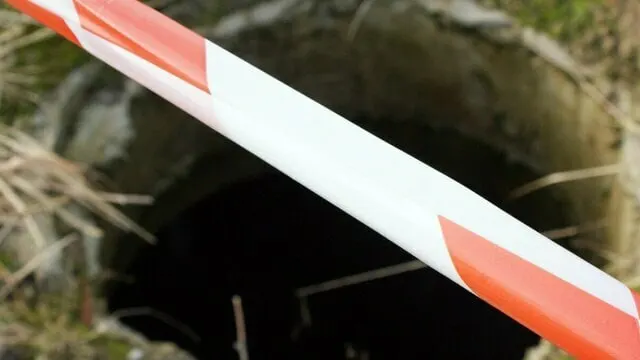 Хозяин дома нашёл труп в колодце 12 июля. По предварительным данным, погибший — 39-летний бездомный; видимых травм нет, следователи предполагают утопление и назначили судмедэкспертизу.