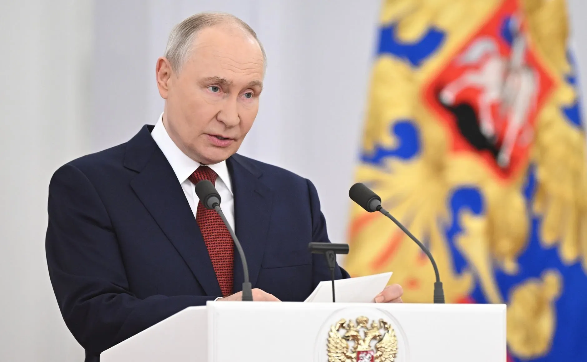 Президент подтвердил достижение целей СВО, раскритиковал западные санкции, обозначил приоритеты бюджета — оборона, социальная поддержка и поддержка экономики — и заявил, что противники прибегают к террористическим методам.