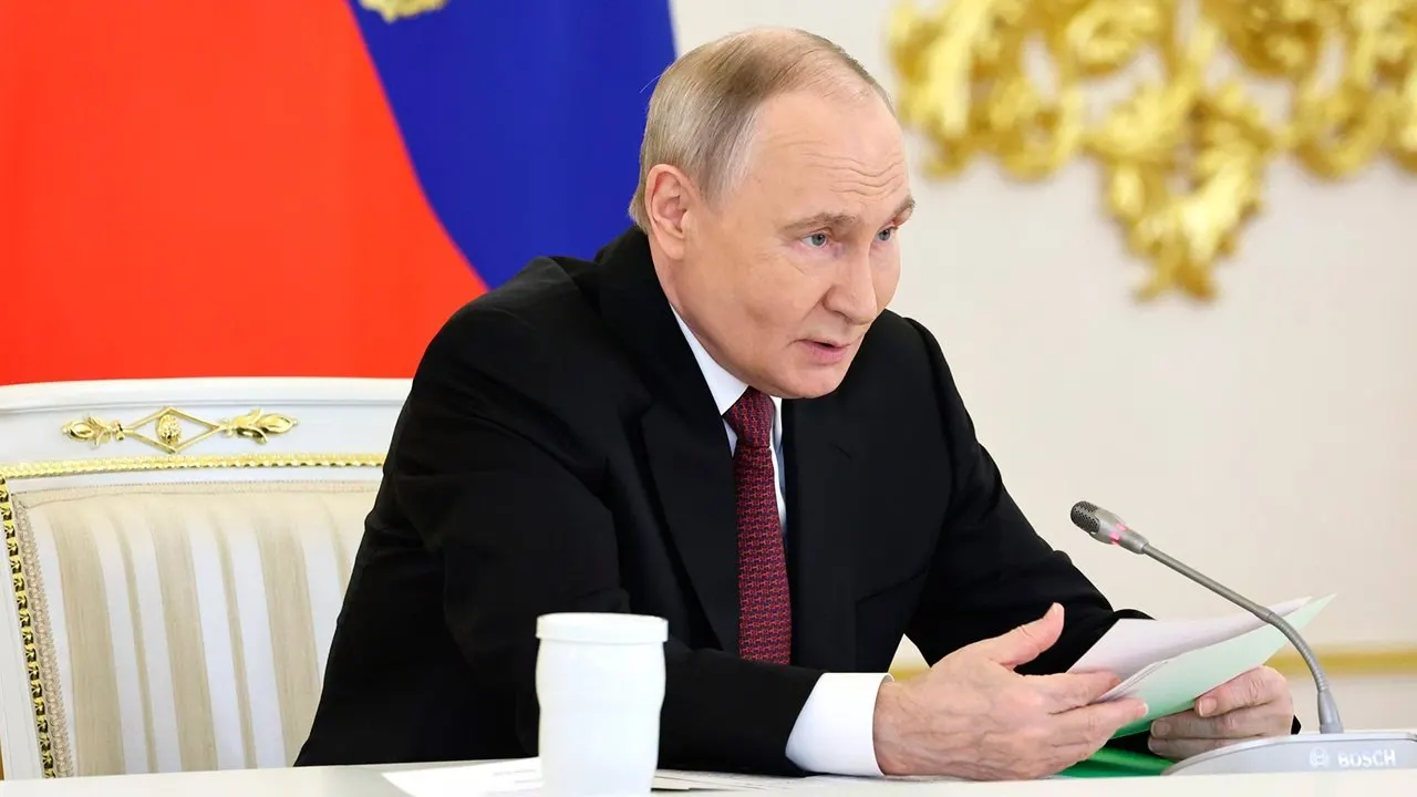 По словам президента, российская экономика растёт быстрее ЕС; по паритету покупательной способности РФ занимает четвёртое место в мире и первое в Европе.