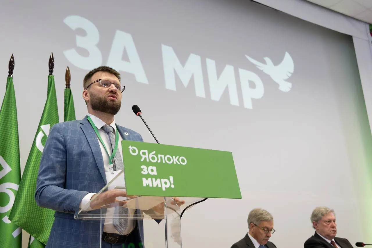Минюст снова отклонил просьбу снять с Владимира Дорохова статус «иностранного агента», сославшись на «факты ведения политической деятельности»: поздравления, поездки в суд, возложения цветов и участие в видеоролике с бумажными самолётиками.