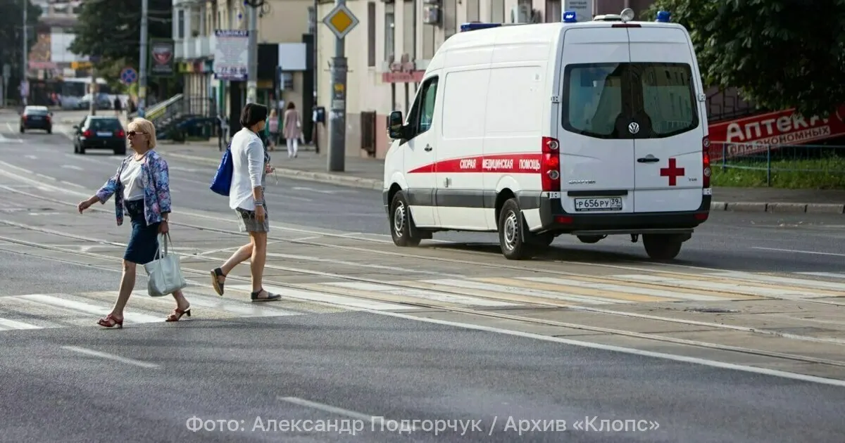 Днём 31 июля на пересечении улиц Шахматной и Липовой аллеи водитель уехал с места ДТП. 28‑летний пострадавший доставлен в БСМП с закрытой черепно‑мозговой травмой и рваной раной головы.