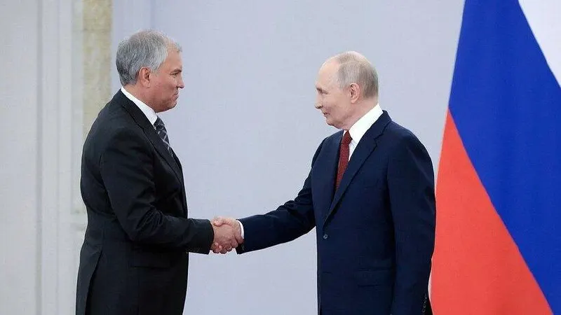 После вручения ордена «За доблестный труд» Володин отметил вклад президента в становление конкурентной партийной системы и подчеркнул единство депутатского корпуса.