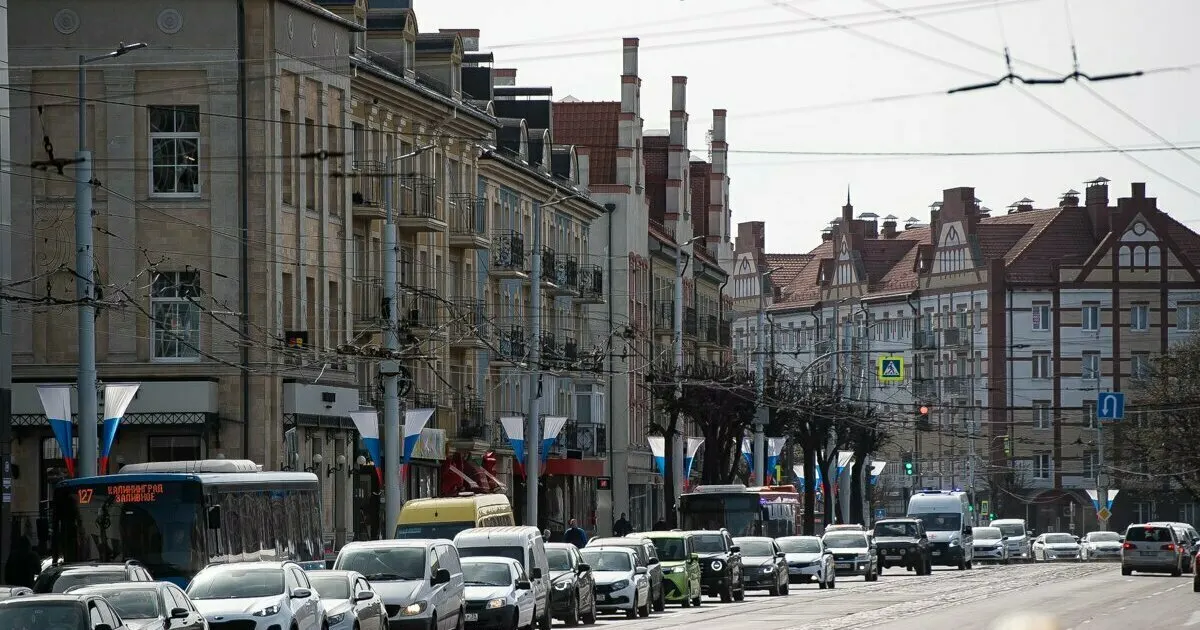 В компании сообщили, что восьмилетнего ребёнка не высаживали из их автобуса. По результатам внутренней проверки оплата за проезд была проведена в автобусе ООО «Вестлайн» маршрута №8.