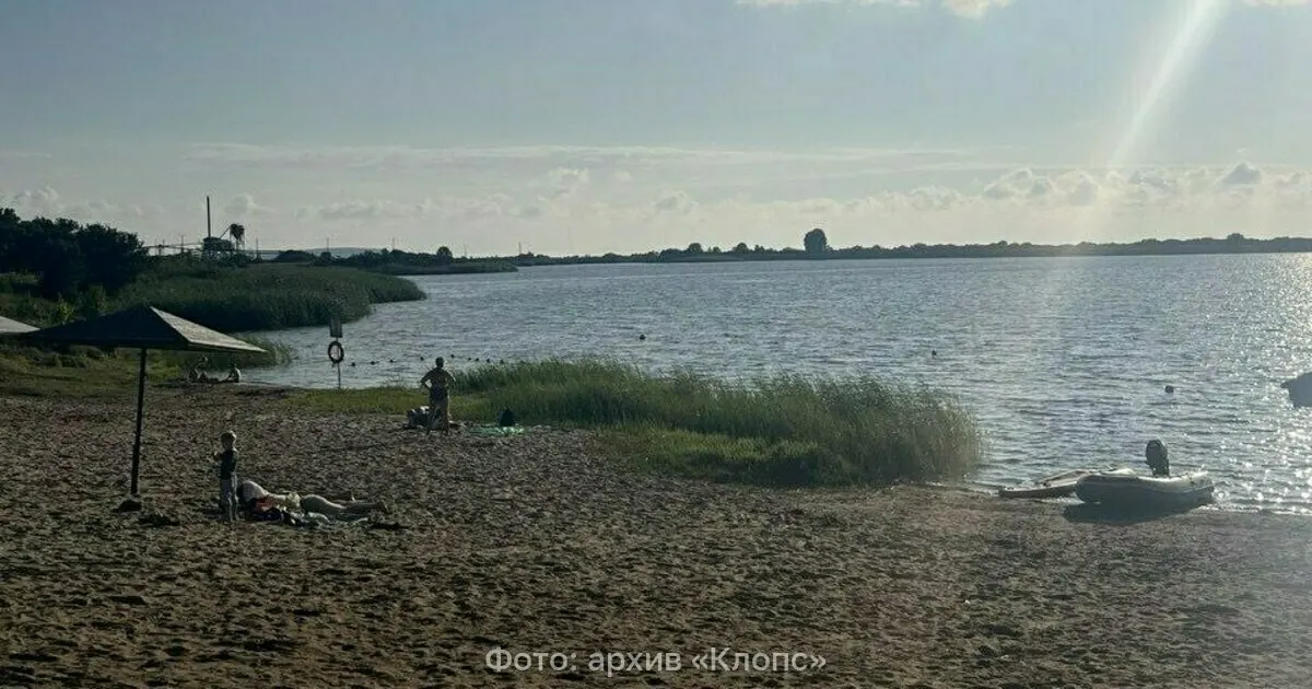 26‑летний студент из Камеруна пропал под водой и позже был найден мертвым — спасатели и водолазы вели поиски около двух часов.