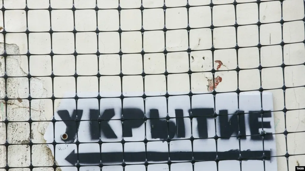 После ударов в Калужской, Белгородской областях и в ряде южных районов зафиксировали пожары, повреждения энергетической и газовой инфраструктуры и перебои в снабжении. Число пострадавших уточняется.