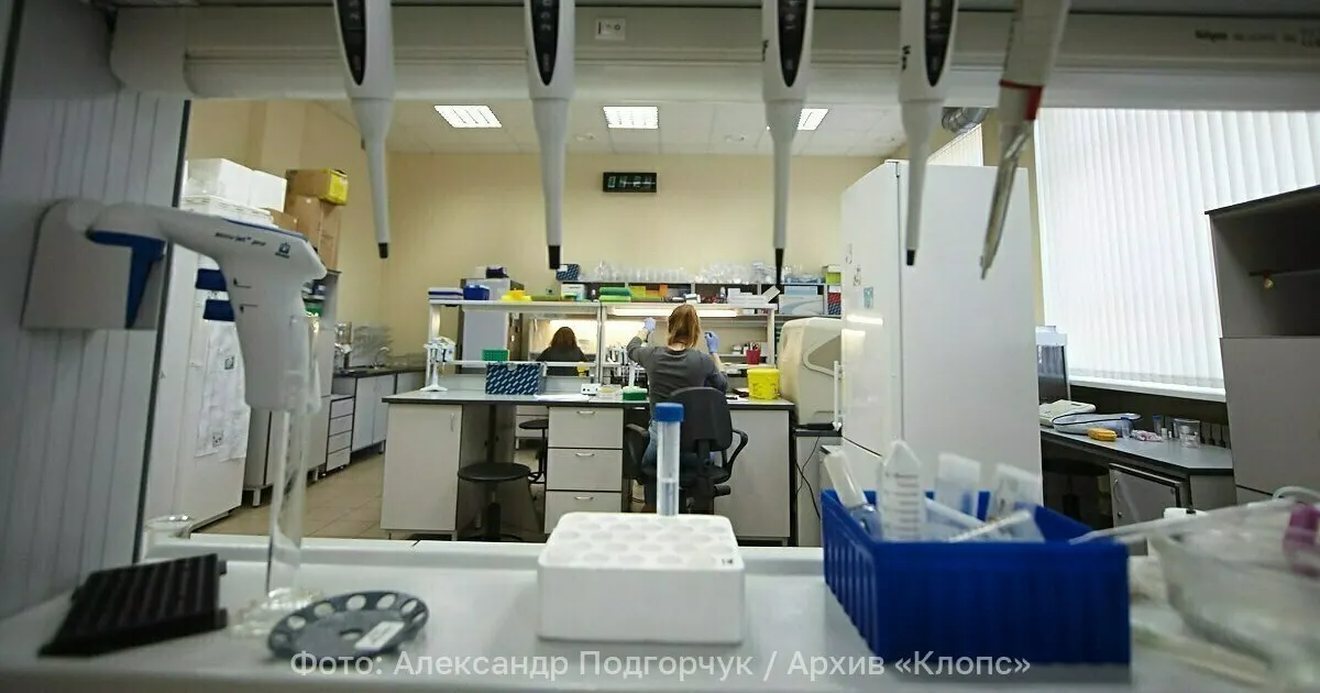 Исследователи предложили использовать жирные микроводоросли рода Scenedesmus для производства экологичного моторного топлива как альтернативы традиционному дизелю.