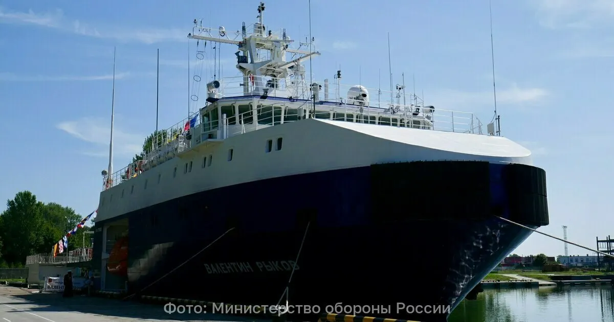 Судно успешно прошло госиспытания в Балтийском море и готово к выполнению задач по снабжению, буксировке, аварийно-спасательным и пожарным работам. Водоизмещение — 3,5 тыс. т, экипаж — 24 человека.