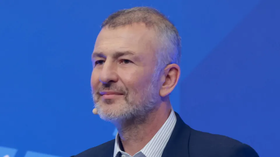 Миллиардер Андрей Мельниченко избежал национализации энергетической компании СИБЭКО: стороны заключили мировое соглашение, по которому он перечислил 32 млрд рублей в пользу образовательного центра «Сириус».