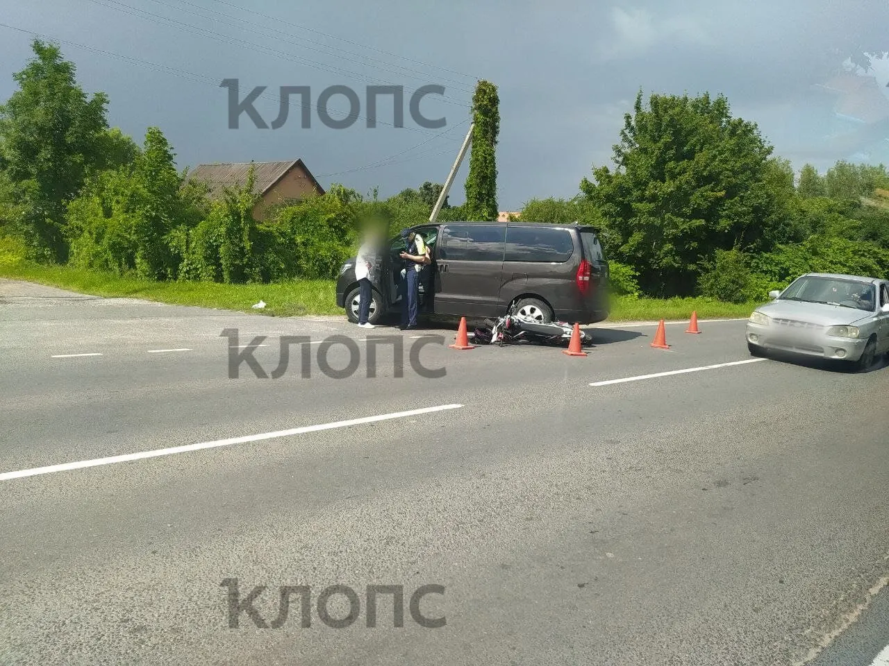 Авария произошла 23 июля около 13:10 на улице Суворова у дома №143. По предварительным данным, водитель автомобиля начал разворот, после чего произошло столкновение — байкер получил травмы.