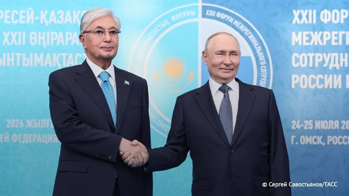 Президент заявил о стратегическом характере российско‑казахстанских отношений и необходимости координации действий Москвы и Астаны в рамках региональных союзов.