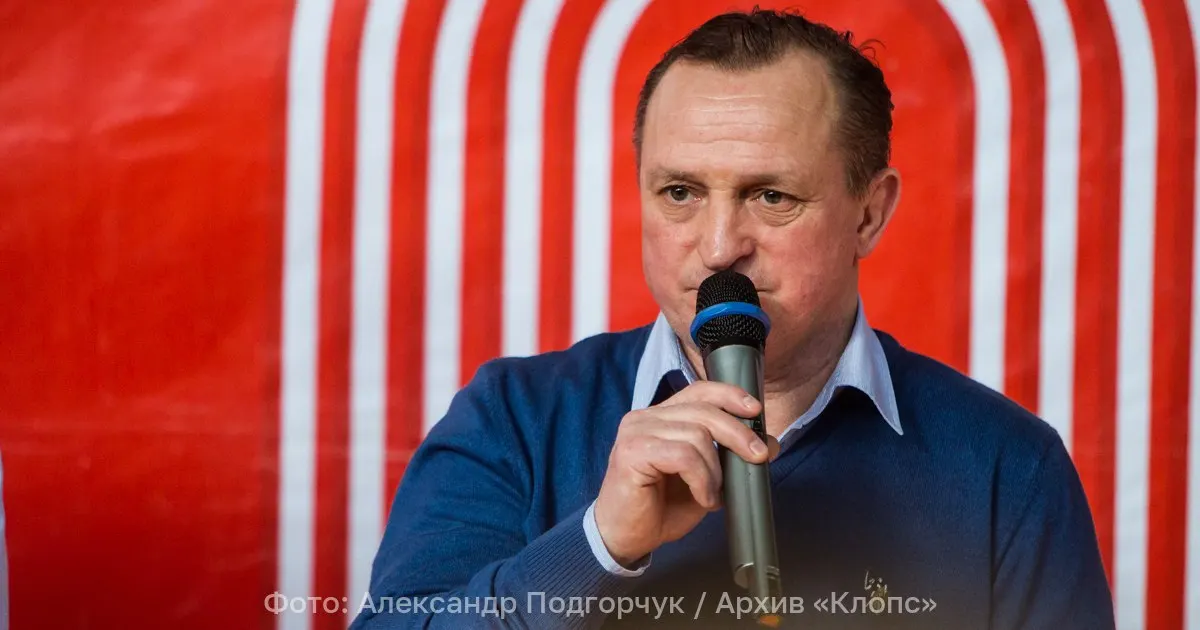 Олимпийский чемпион 1980 года Анатолий Белоглазов назначен старшим тренером сборной России по женской борьбе; его кандидатуру намерены утвердить на ближайшем исполкоме.