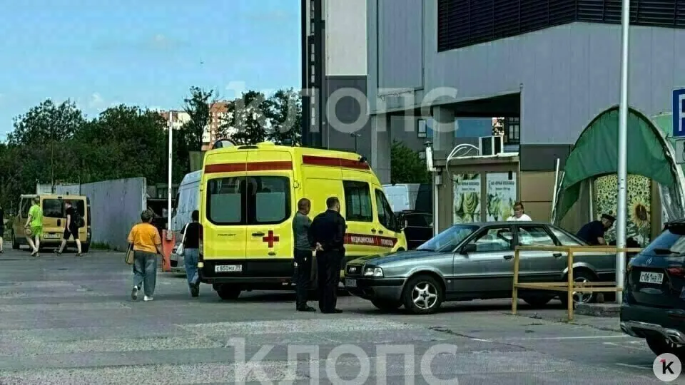 Утром 15 июля на рынке на Сельме покупатели обнаружили прикрытое тело мужчины у входа. Полиция выясняет личность и обстоятельства смерти, по предварительным данным следов насилия нет.