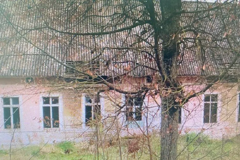 Нежилое довоенное здание площадью 345,3 кв. м на ул. Советской продано с аукциона за 332 953 руб.; покупатель — частное лицо.