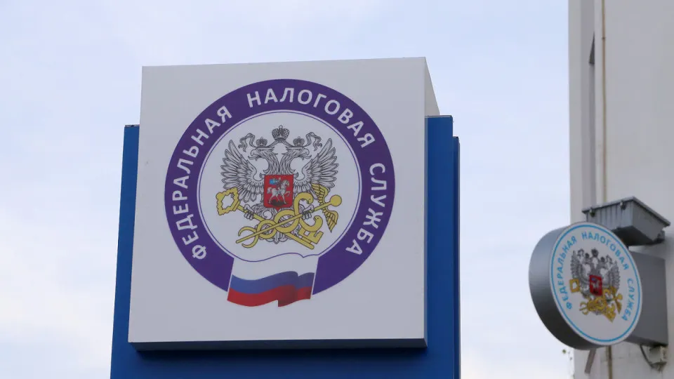 Налоговики начали рассылку писем физлицам, чьи траты не соответствуют задекларированным доходам: проверяют источники средств, операции с недвижимостью и сдачу в аренду на фоне дефицита бюджета и роста наличного оборота.