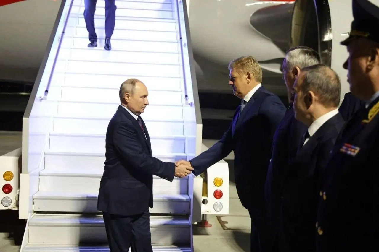 Президент посетил Новосибирск в рамках открытия СКИФа — Сибирского кольцевого источника фотонов.