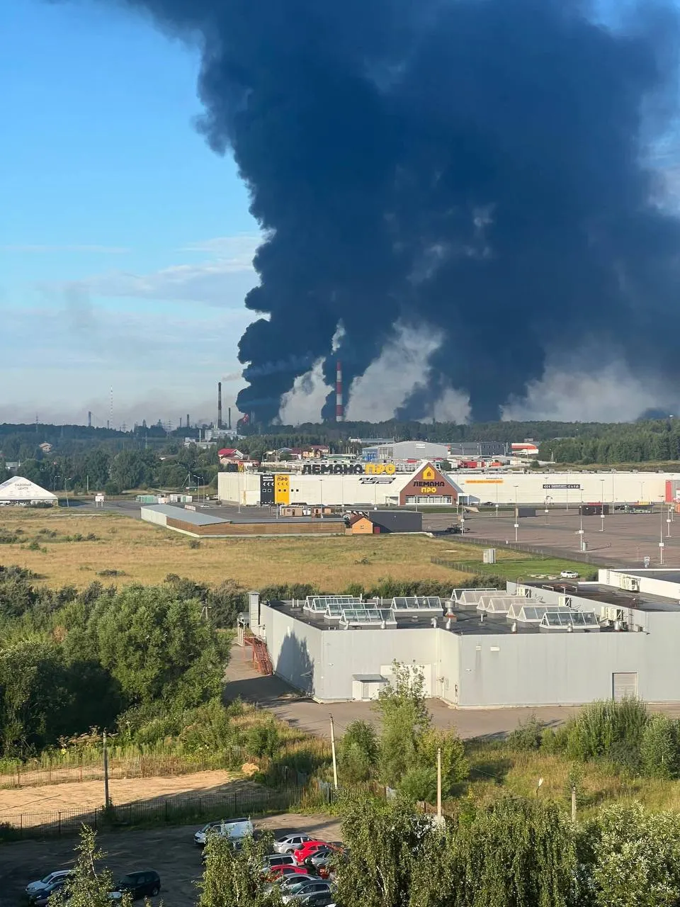 За ночь в разных регионах зафиксированы атаки дронов, пожары и политические заявления накануне выборов.