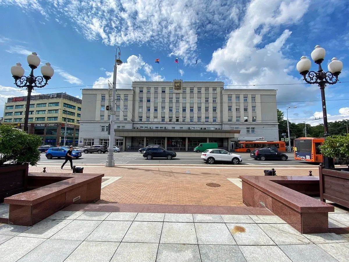 Проводится ремонт подземной части здания администрации на площади Победы, 1. Начальная цена контракта — 44,8 млн рублей; работы займут 425 календарных дней. Здание относится к объектам культурного наследия регионального значения.