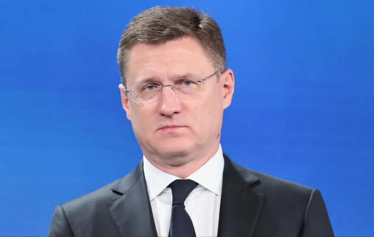 Госструктуры усиливают контроль за ценами на независимые заправки в контексте энергетического рынка.