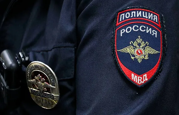78-летний охранник склада на Староорудийной улице выстрелил из пневматического оружия в 14-летнего подростка; он получил лёгкое ранение. Возбуждено уголовное дело против сторожа.