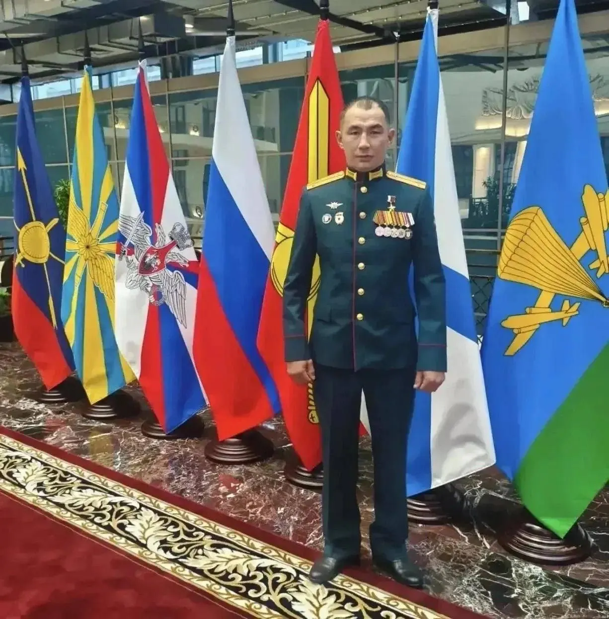Эльдару Куконбекову, уроженцу Забайкальского края, присвоено звание Героя России за службу в вооружённых силах.