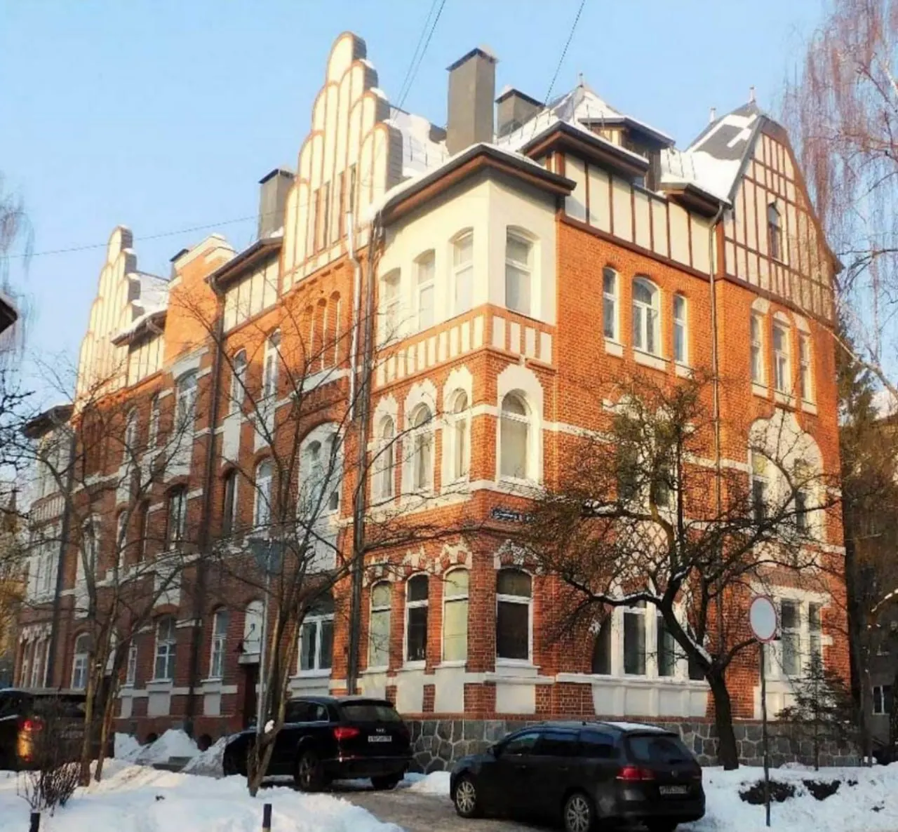 Дом 1907 года постройки на Зоологической, 47-47а, получил статус объекта культурного наследия местного значения; установлен порядок охраны территории.