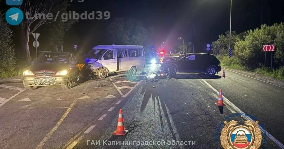 Вечером 9 августа в Светловском районе произошло столкновение трёх автомобилей, в котором пострадали дети.