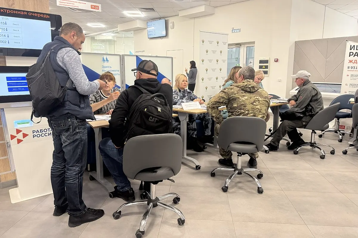 В регионе объявлено о 344 вакансиях для ветеранов специальной военной операции; на ярмарке труда нашли свои места более 180 соискателям, включая граждан с инвалидностью.