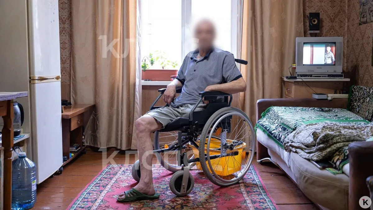 63-летний калининградец перенёс тяжёлую травму шейки бедра во время ссоры на кухне, что привело к развитию гангрены и ампутации. Сейчас мужчина инвалид.