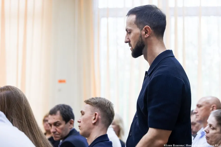 Калининградский областной суд оставил без изменений приговор экс-директору Фонда капитального ремонта Калининградской области Олегу Туркину и его подчиненным; решение вступило в законную силу. В деле участвовало шесть лиц, и один из них отказался подать апелляцию. Обвинения включали присвоение и растрату; никто из фигурантов не получил реального срока лишения свободы.