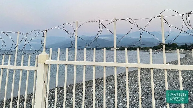 За прошлый год россияне совершили 92 миллиона поездок по России; выездной турпоток вырос до 30 миллионов, демонстрируя устоявшийся интерес к зарубежным направлениям.