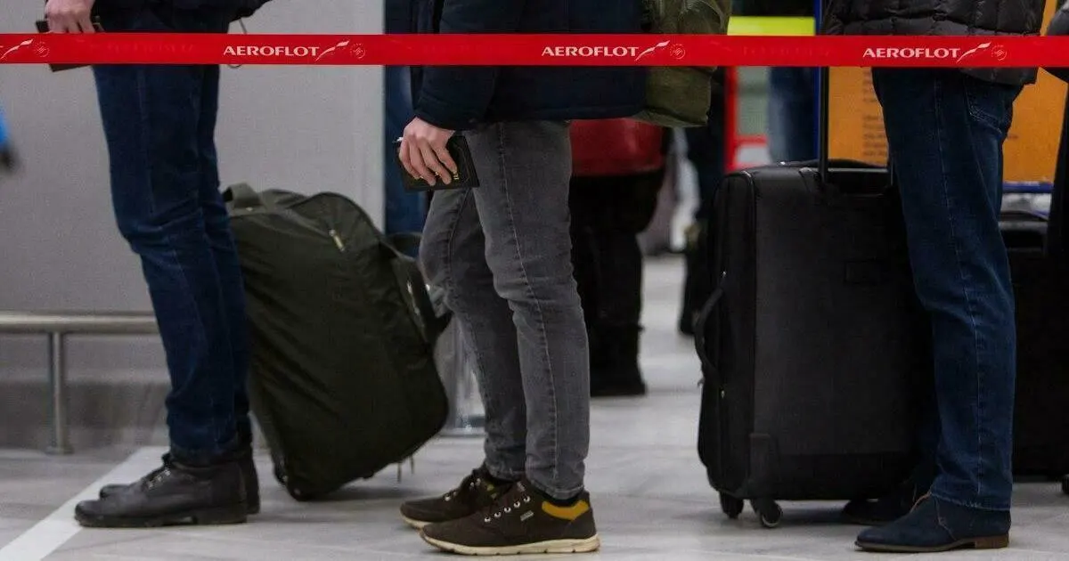 В аэропорту Калининграда фиксируются задержки 33 рейсов: 20 вылетов задержаны, ещё 13 ожидают вылета. Об отменах пока не сообщалось.
